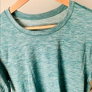 Lululemon Vent Tech Shirt - M , super soft